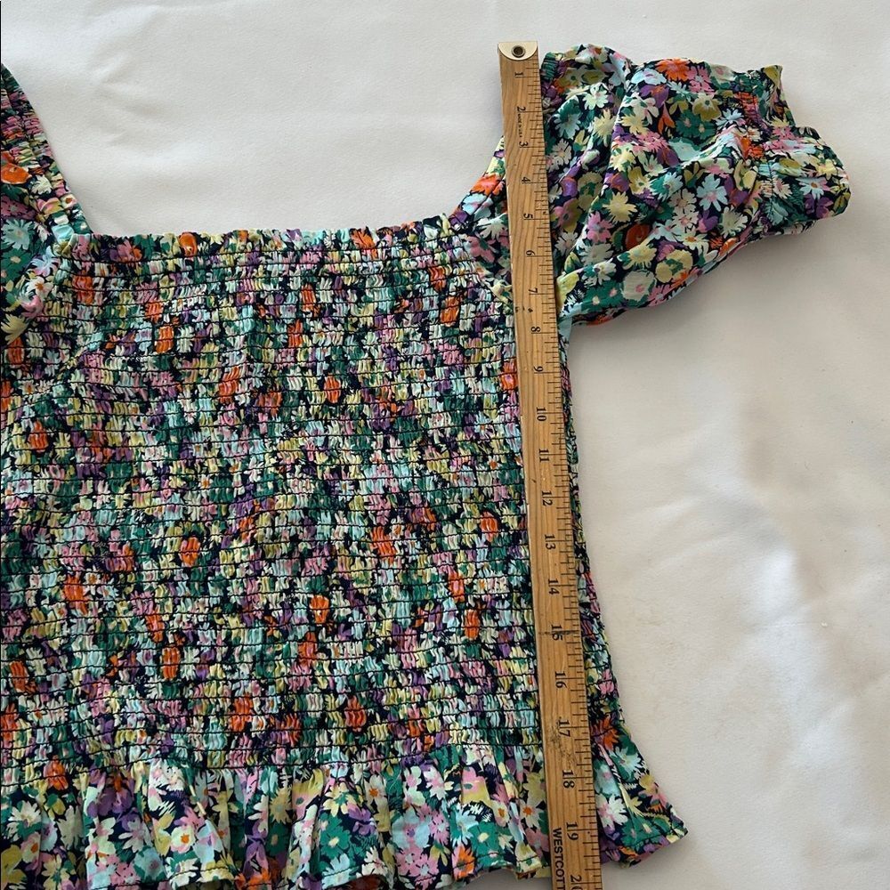 GAP Multicolor Floral Smocked Blouse size medium - Picture 6 of 8